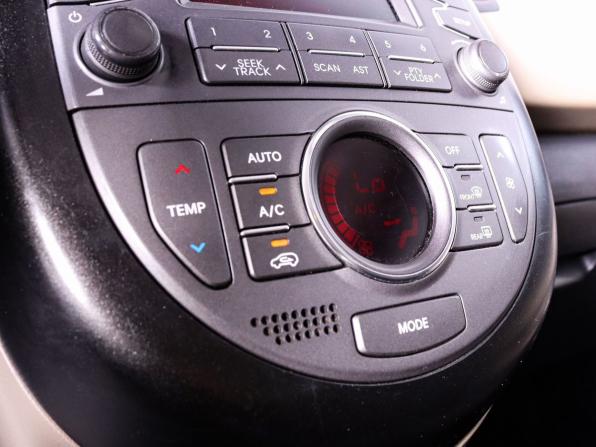 Kia Soul I Рестайлинг с пробегом 2013 года, цена 849 000 рублей, 277133 км, хэтчбек, Автокод Объявления