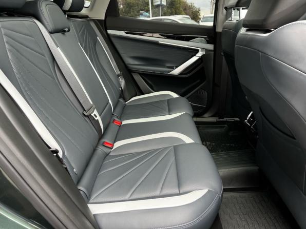 Geely Atlas II с пробегом 2025 года, цена 3 299 000 рублей, 6169 км, внедорожник, Автокод Объявления