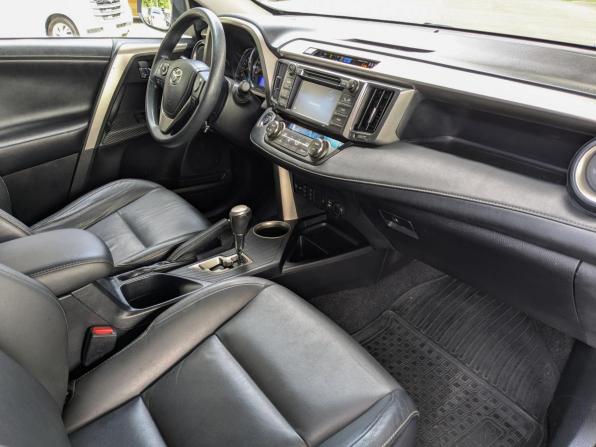 Toyota RAV4 IV (XA40) с пробегом 2015 года, цена 1 744 900 рублей, 155000 км, внедорожник, Автокод Объявления