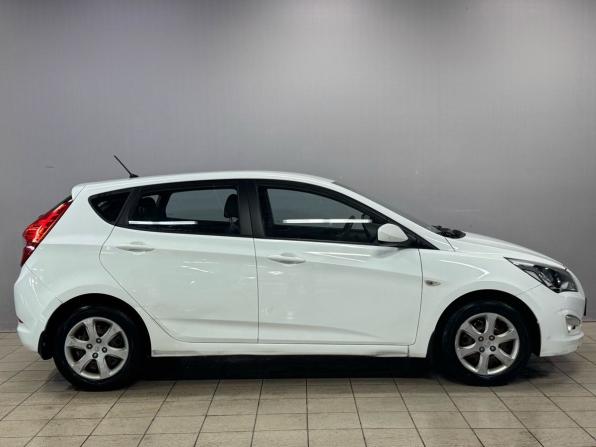 Hyundai Solaris I Рестайлинг с пробегом 2015 года, цена 990 000 рублей, 93713 км, хэтчбек, Автокод Объявления
