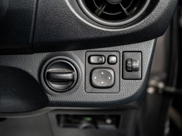 Toyota Vitz III (XP130) Рестайлинг 2 с пробегом 2019 года, цена 1 000 000 рублей, 105400 км, хэтчбек, Автокод Объявления