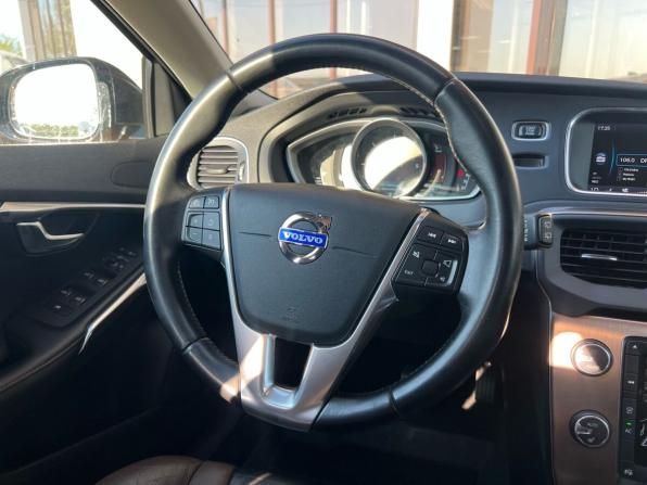 Volvo V40 Cross Country I с пробегом 2013 года, цена 1 150 000 рублей, 129417 км, хэтчбек, Автокод Объявления