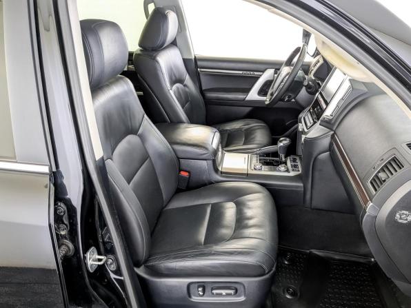 Toyota Land Cruiser 200 Series Рестайлинг 2 с пробегом 2020 года, цена 7 250 000 рублей, 136625 км, внедорожник, Автокод Объявления