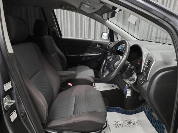 Toyota Wish I с пробегом 2004 года, цена 740 000 рублей, 212000 км, минивэн, Автокод Объявления