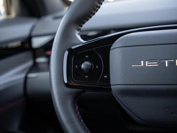 JETOUR DASHING I с пробегом 2023 года, цена 1 999 000 рублей, 40499 км, внедорожник, Автокод Объявления