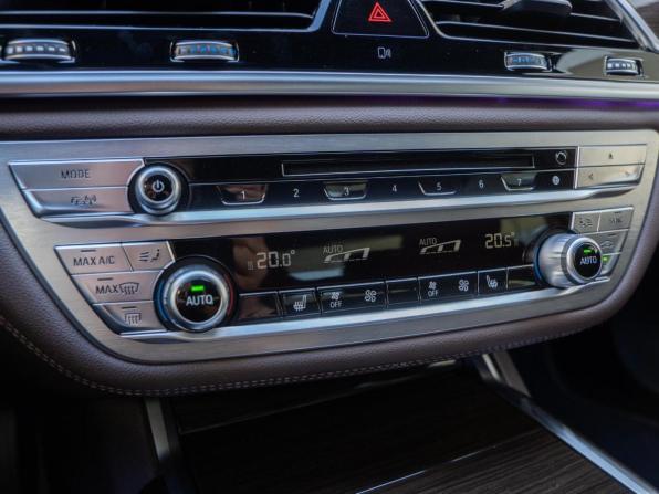 BMW 7 серии VI (G11/G12) с пробегом 2016 года, цена 3 190 000 рублей, 160592 км, седан, Автокод Объявления