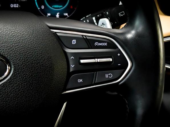 Hyundai Santa Fe IV Рестайлинг с пробегом 2021 года, цена 3 935 000 рублей, 37714 км, внедорожник, Автокод Объявления