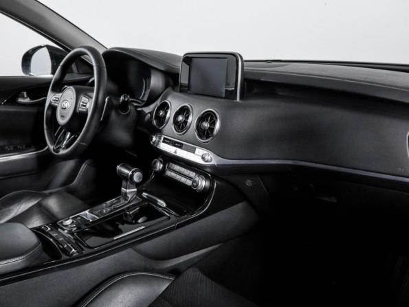Kia Stinger I с пробегом 2018 года, цена 1 950 000 рублей, 97883 км, лифтбек, Автокод Объявления
