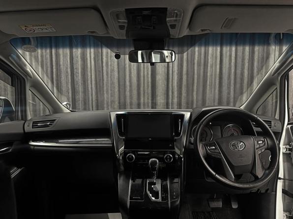 Toyota Vellfire II Рестайлинг с пробегом 2019 года, цена 4 199 000 рублей, 70000 км, минивэн, Автокод Объявления