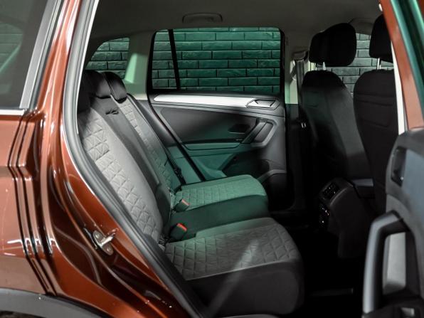 Volkswagen Tiguan II Рестайлинг с пробегом 2021 года, цена 2 699 000 рублей, 50612 км, внедорожник, Автокод Объявления