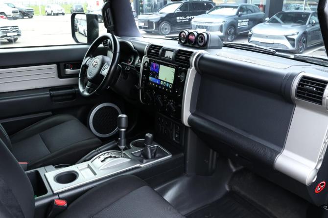 Toyota FJ Cruiser с пробегом 2018 года, цена 4 995 000 рублей, 137732 км, внедорожник, Автокод Объявления