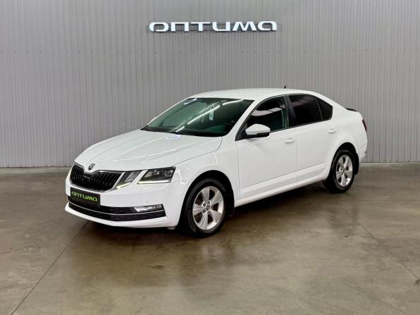 Skoda Octavia III (A7) Рестайлинг с пробегом 2017 года, цена 1 697 000 рублей, 209372 км, лифтбек, Автокод Объявления