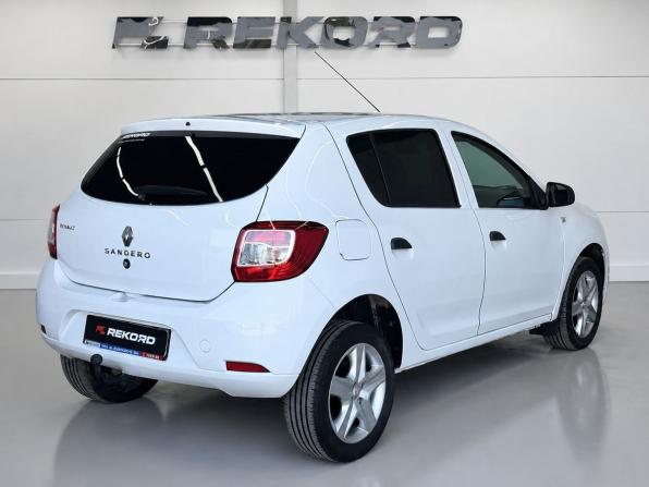 Renault Sandero II Рестайлинг с пробегом 2018 года, цена 779 000 рублей, 101873 км, хэтчбек, Автокод Объявления