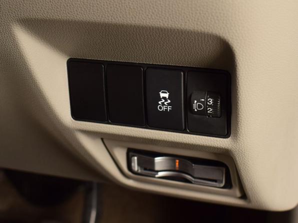 Honda Stepwgn V с пробегом 2016 года, цена 1 879 995 рублей, 58919 км, минивэн, Автокод Объявления