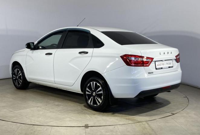 Lada (ВАЗ) Vesta I с пробегом 2018 года, цена 880 000 рублей, 100576 км, седан, Автокод Объявления