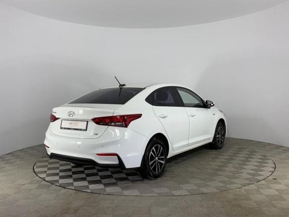 Hyundai Solaris II с пробегом 2017 года, цена 1 128 600 рублей, 171166 км, седан, Автокод Объявления