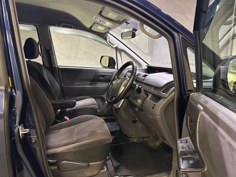 Toyota Voxy II (R70) Новосибирск  - изображение 15