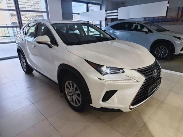 Lexus NX I Рестайлинг с пробегом 2021 года, цена 4 350 000 рублей, 33193 км, внедорожник, Автокод Объявления