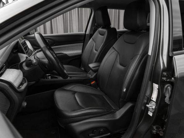 Jeep Compass II Рестайлинг с пробегом 2022 года, цена 3 300 000 рублей, 22509 км, внедорожник, Автокод Объявления