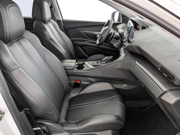Peugeot 5008 II Рестайлинг с пробегом 2021 года, цена 2 995 000 рублей, 15397 км, внедорожник, Автокод Объявления