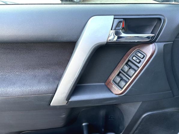 Toyota Land Cruiser Prado 150 Series Рестайлинг 1 с пробегом 2014 года, цена 3 050 000 рублей, 254452 км, внедорожник, Автокод Объявления