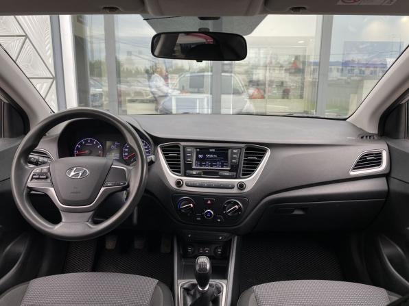 Hyundai Solaris II с пробегом 2017 года, цена 1 099 000 рублей, 178294 км, седан, Автокод Объявления