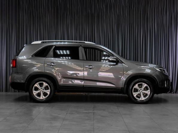 Kia Sorento II Рестайлинг с пробегом 2018 года, цена 2 099 000 рублей, 115389 км, внедорожник, Автокод Объявления