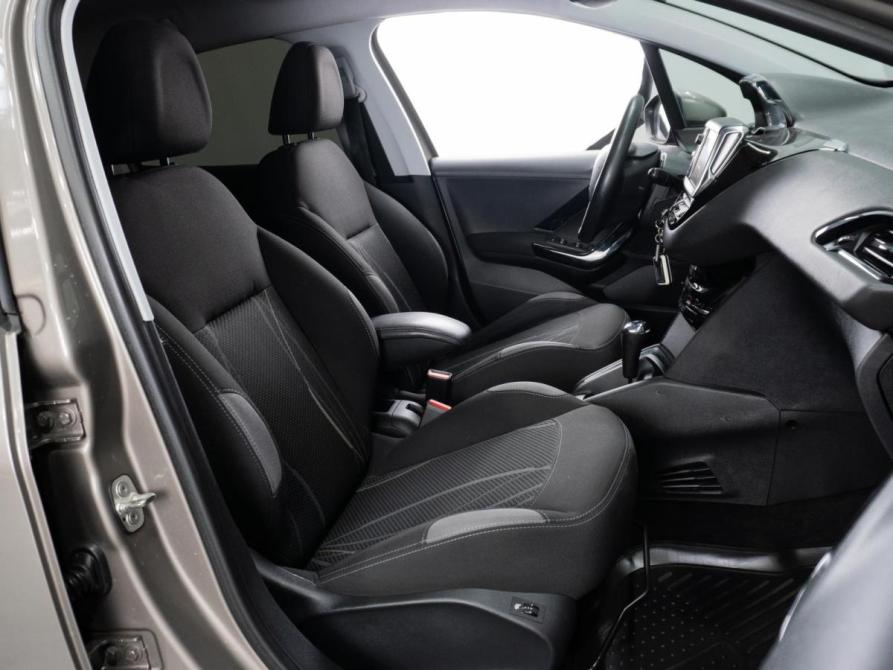 Peugeot 208 I Тюмень  - изображение 8