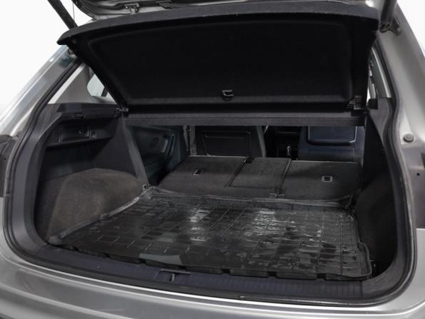 Volkswagen Tiguan II с пробегом 2019 года, цена 2 229 000 рублей, 141820 км, внедорожник, Автокод Объявления