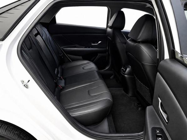 Hyundai Elantra VI (AD) Рестайлинг с пробегом 2021 года, цена 2 100 000 рублей, 50000 км, седан, Автокод Объявления