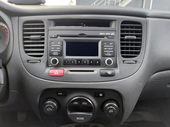 Kia Rio II Рестайлинг с пробегом 2010 года, цена 409 000 рублей, 216495 км, хэтчбек, Автокод Объявления