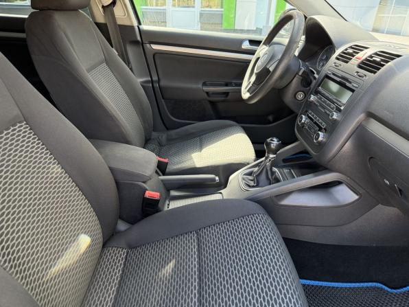 Volkswagen Jetta V с пробегом 2009 года, цена 400 000 рублей, 371113 км, седан, Автокод Объявления
