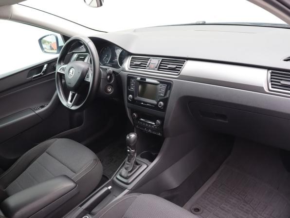 Skoda Rapid I с пробегом 2015 года, цена 960 000 рублей, 219458 км, лифтбек, Автокод Объявления