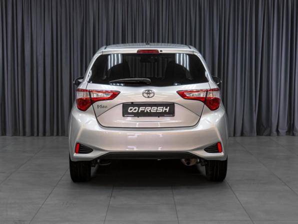 Toyota Vitz III (XP130) Рестайлинг 2 с пробегом 2018 года, цена 1 029 000 рублей, 111092 км, хэтчбек, Автокод Объявления