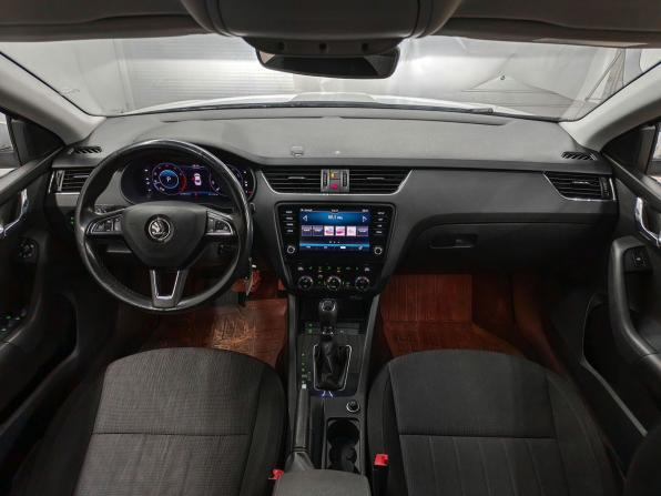 Skoda Octavia III (A7) Рестайлинг с пробегом 2018 года, цена 1 330 000 рублей, 271704 км, лифтбек, Автокод Объявления