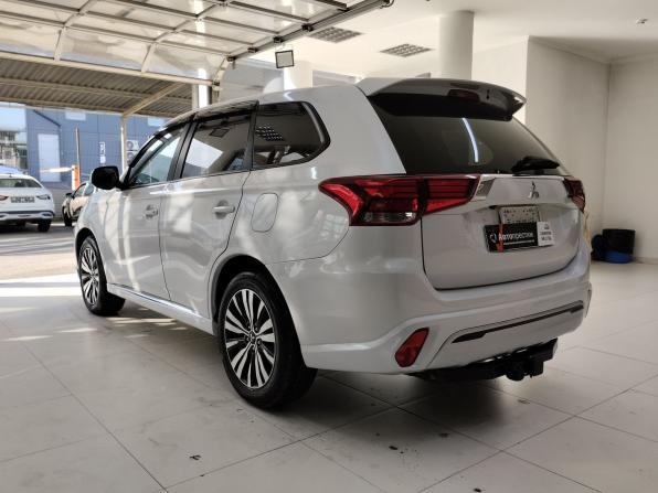 Mitsubishi Outlander III Рестайлинг 3 с пробегом 2022 года, цена 2 360 000 рублей, 60865 км, внедорожник, Автокод Объявления