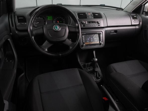 Skoda Fabia II Рестайлинг с пробегом 2012 года, цена 899 000 рублей, 120304 км, хэтчбек, Автокод Объявления
