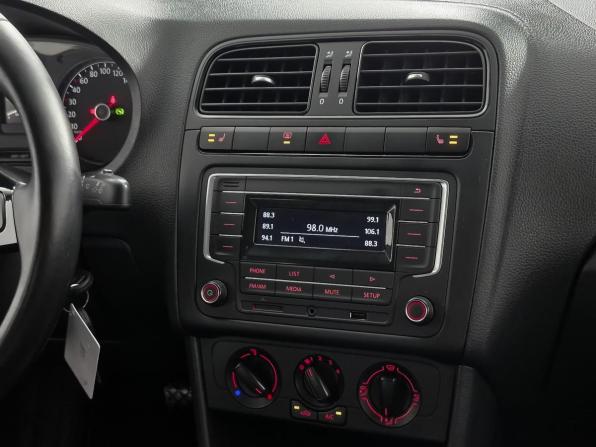 Volkswagen Polo V Рестайлинг с пробегом 2019 года, цена 1 299 000 рублей, 131513 км, седан, Автокод Объявления