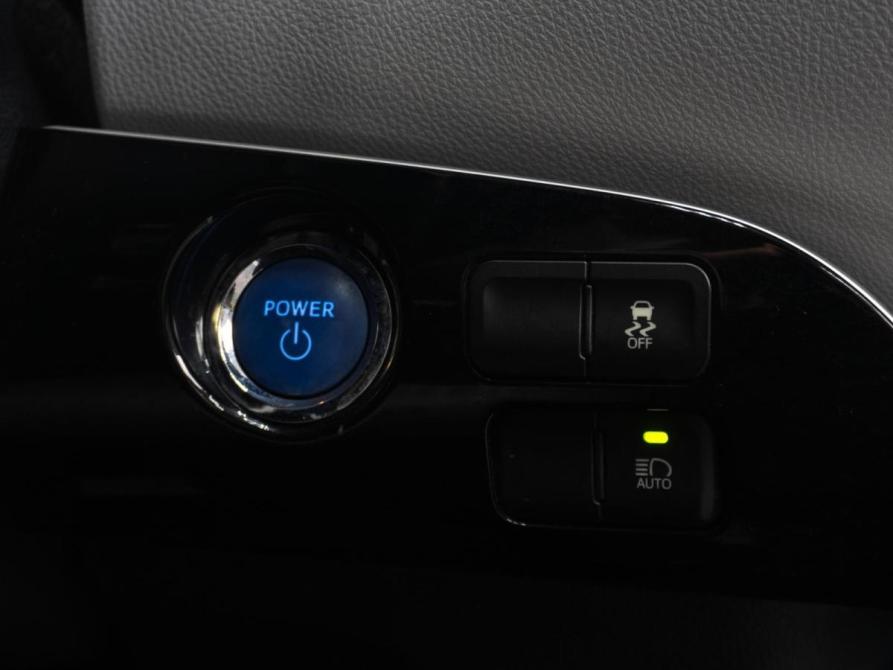 Toyota Prius IV (XW50) Тюмень  - изображение 20