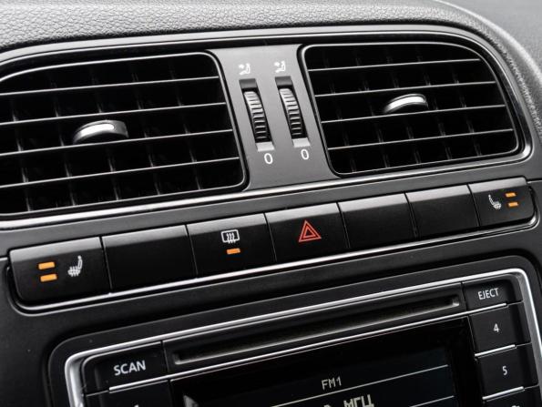 Volkswagen Polo V с пробегом 2015 года, цена 850 000 рублей, 214878 км, седан, Автокод Объявления