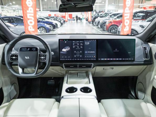 Li Auto (Lixiang) L8 I с пробегом 2022 года, цена 6 250 000 рублей, 4530 км, внедорожник, Автокод Объявления