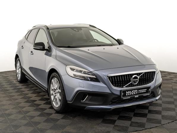 Volvo V40 II Рестайлинг с пробегом 2019 года, цена 2 260 000 рублей, 28752 км, хэтчбек, Автокод Объявления