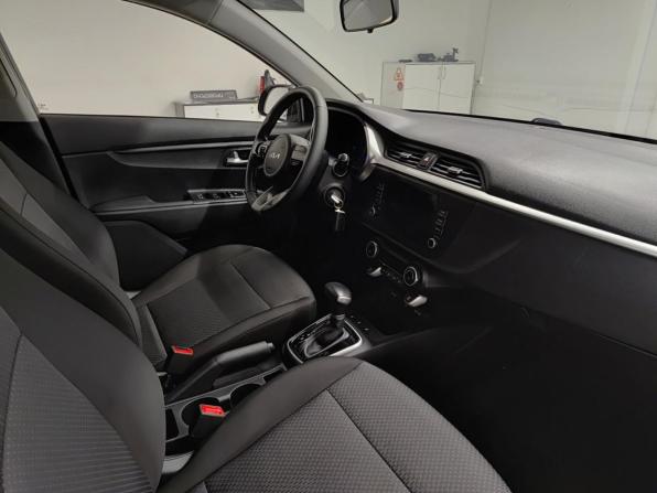Kia Rio IV Рестайлинг с пробегом 2021 года, цена 1 616 000 рублей, 130946 км, седан, Автокод Объявления