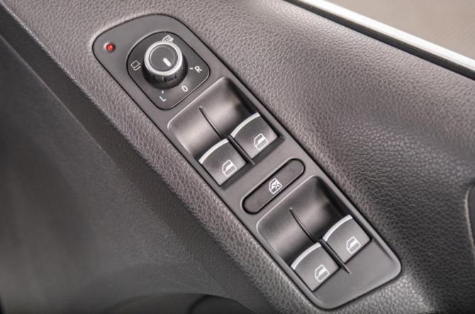 Volkswagen Tiguan I Рестайлинг с пробегом 2012 года, цена 1 269 000 рублей, 129 км, внедорожник, Автокод Объявления