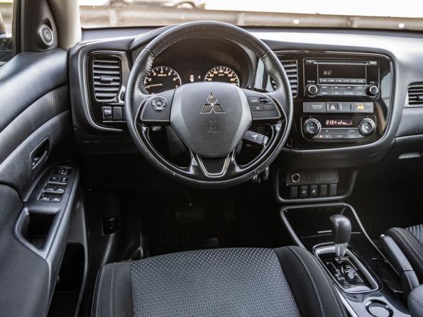 Mitsubishi Outlander III Рестайлинг 2 с пробегом 2018 года, цена 1 798 000 рублей, 140264 км, внедорожник, Автокод Объявления