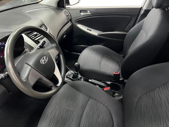 Hyundai Solaris I Рестайлинг с пробегом 2015 года, цена 850 000 рублей, 184023 км, хэтчбек, Автокод Объявления