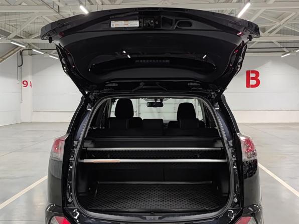Toyota RAV4 IV (XA40) Рестайлинг с пробегом 2018 года, цена 2 800 000 рублей, 135283 км, внедорожник, Автокод Объявления