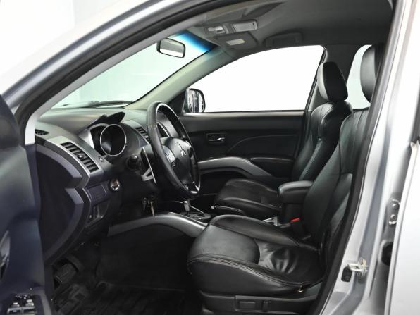 Mitsubishi Outlander II с пробегом 2006 года, цена 950 000 рублей, 285055 км, внедорожник, Автокод Объявления