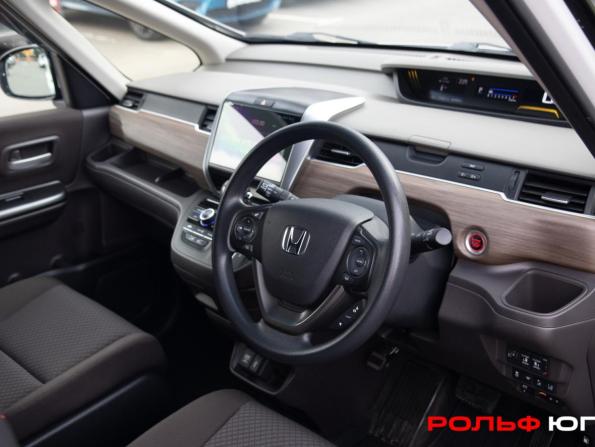 Honda Freed II Рестайлинг с пробегом 2022 года, цена 1 798 000 рублей, 63137 км, компактвэн, Автокод Объявления