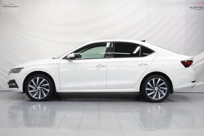 Skoda Octavia IV (A8) с пробегом 2021 года, цена 2 399 000 рублей, 27650 км, лифтбек, Автокод Объявления